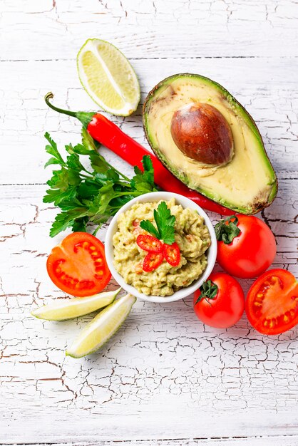 Guacamole à l&#39;avocat traditionnel mexicain