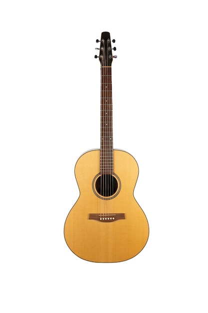 Photo guitare acoustique en bois isolé sur fond blanc