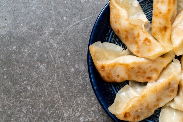 Gyoza japonais ou collation de boulettes