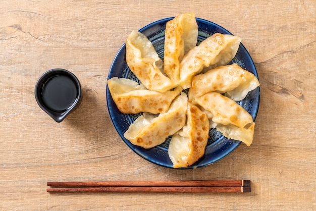 Gyoza japonais ou collation de boulettes