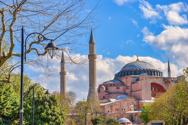 Hagia Sophia au début du printemps à Istanbul, Turquie