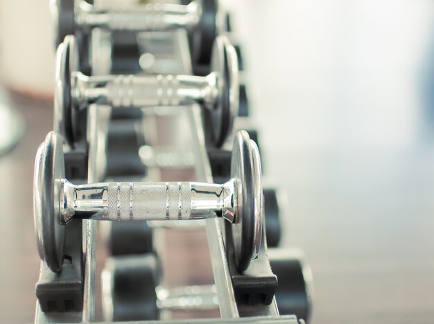 Photo haltère à la salle de gym