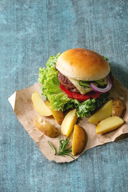 Hamburger fait maison au bœuf