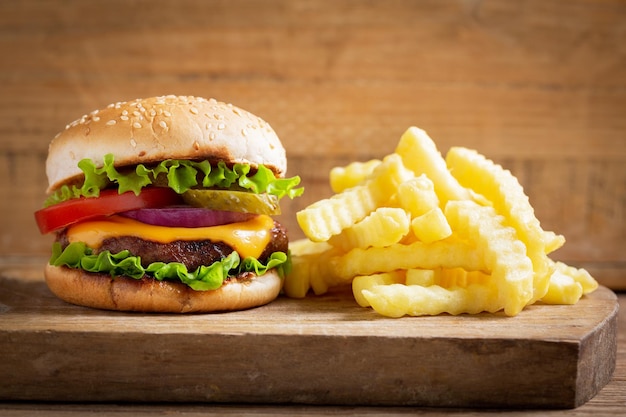 Hamburger avec des frites