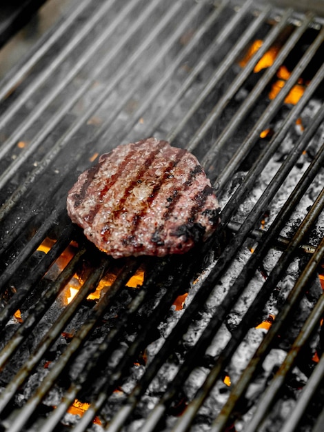 HAMBURGUESA A LA PARRILLA RESTAURANTE