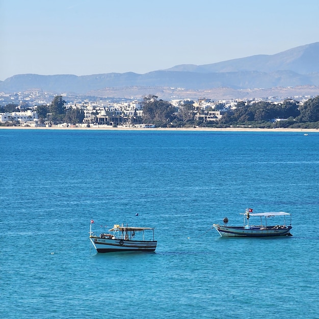 Photo hammamet tunisie sidi bouhdid bateau vue de dessus