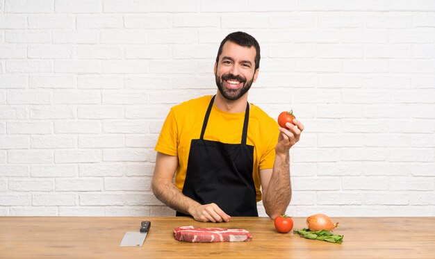 Happy Chef dans une cuisine