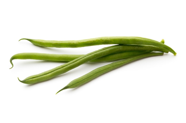 Haricots verts isolés sur fond blanc