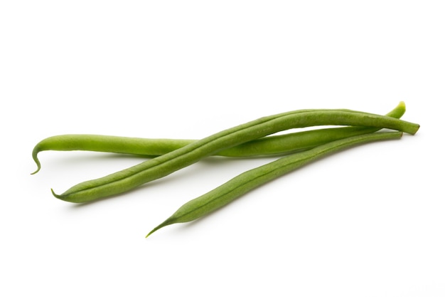 Haricots verts isolés sur fond blanc