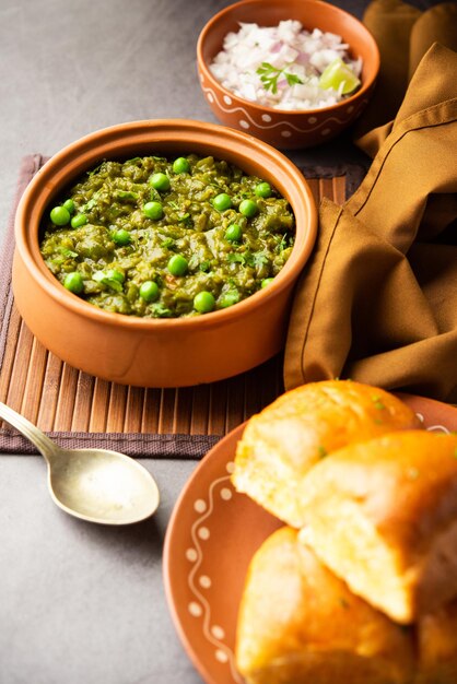 Hariyali green Pav bhaji est une variante d'un pav bhaji traditionnel à base de légumes à feuilles