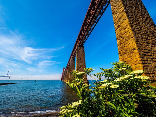 HDR Forth Bridge sur le Firth of Forth à Édimbourg