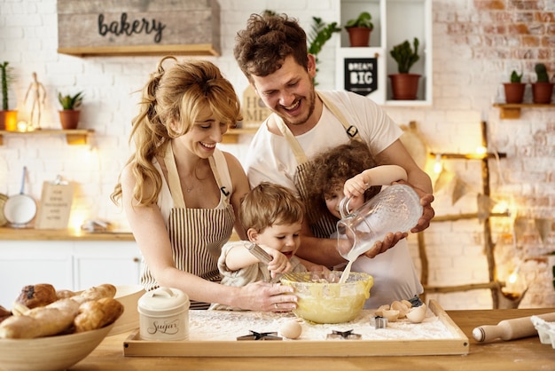 Héhé, cuisiner dans la cuisine