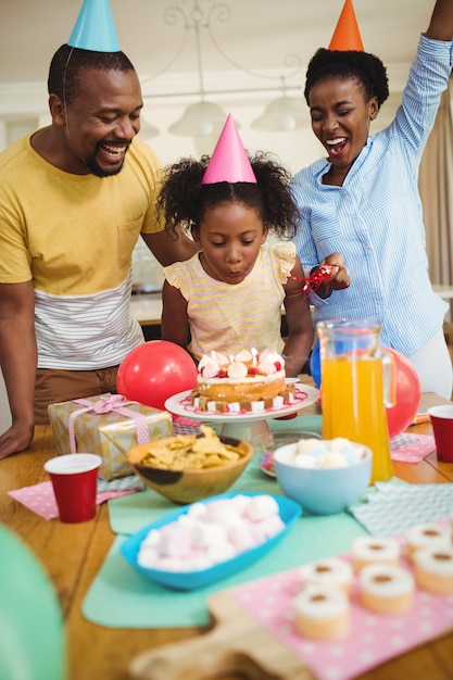 Héhé, fête son anniversaire