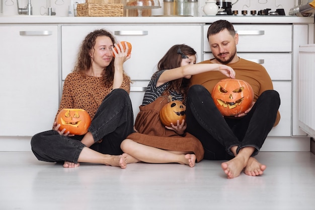 Héhé, s'amuser à la maison avec des citrouilles pour Halloween