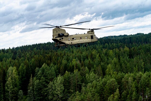 Photo hélicoptère ch47 chinook