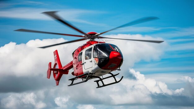 Photo hélicoptère avec couleur rouge et blanche vole dans le ciel