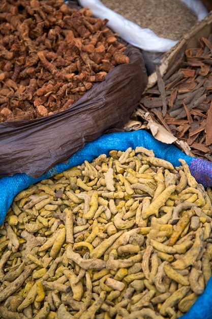 Herbes au marché d&#39;Agadir, Maroc