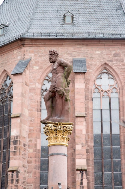 Hermes Herkulesbrunnen Statue et église du Saint-Esprit, Heidelberg, Allemagne