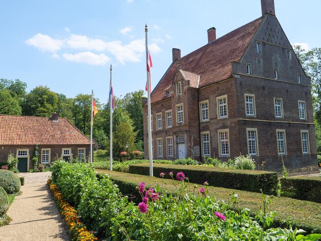 Photo l'heure d'été au château de wellbergen.