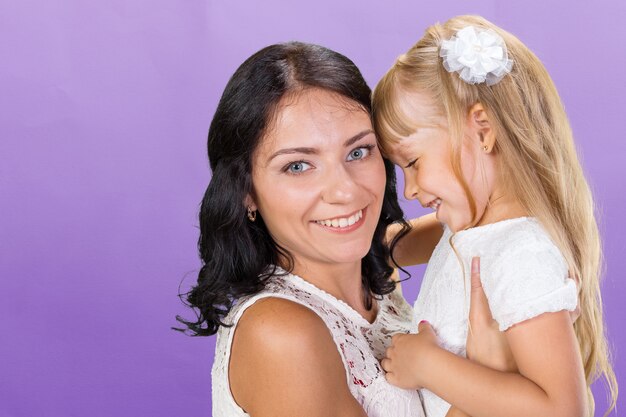 Heureuse mère et fille