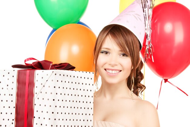 heureux, adolescente, fête, girl, à, ballons, et, coffret cadeau