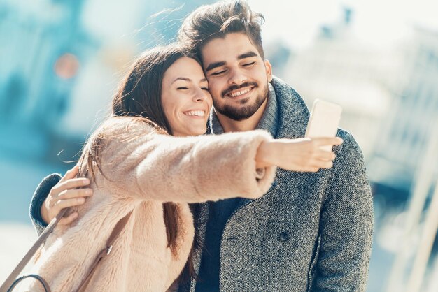 Heureux couple amoureux