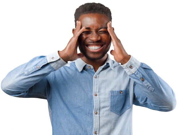 Heureux homme afro-américain, souriant