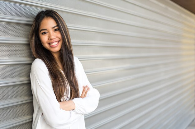 Heureux, jeune femme, sourire, portrait