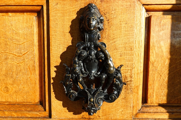 Heurtoir de porte en fer forgé Vintage européen ancien détail de conception Paris