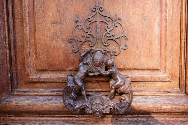 Heurtoir de porte en fer forgé Vintage européen ancien détail de conception Paris