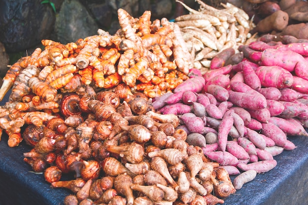 Photo hilltribe marché aux fruits et légumes