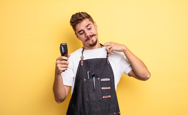 Hipster barbier se sentant stressé, anxieux, fatigué et frustré