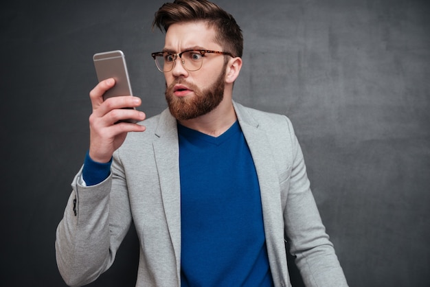 Hipster avec téléphone