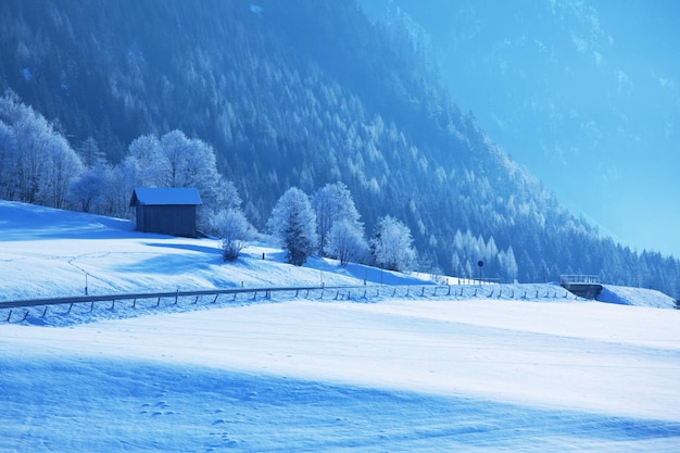 L'hiver dans les montagnes des Alpes