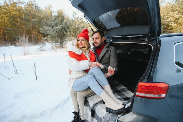 hiver neige couple histoire d&#39;amour