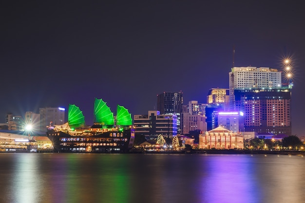 Photo ho chi minh ville la nuit au vietnam.