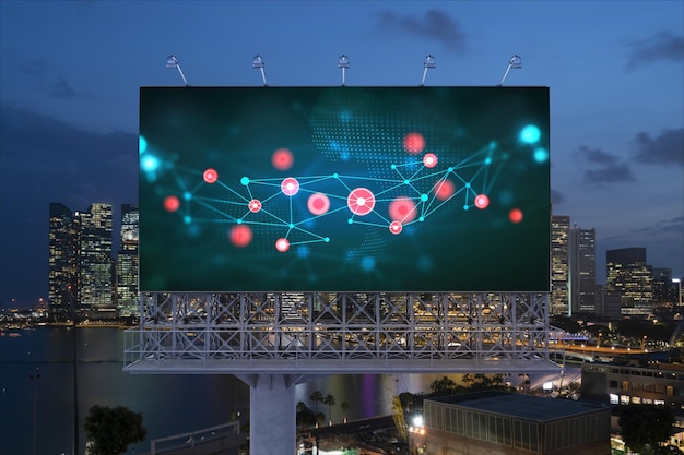 Hologramme de flux d'informations sur le panneau d'affichage routier panorama nocturne vue sur la ville de Singapour Le plus grand centre technologique d'Asie du Sud-Est Le concept de la science de la programmation