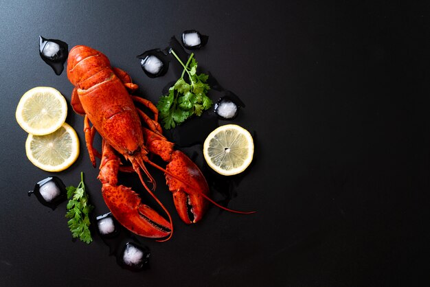 homard rouge avec glace et citron