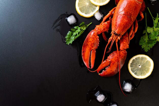 homard rouge avec glace et citron