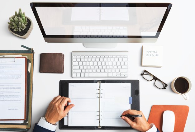 Homme d&#39;affaires caucasien dans le bureau shoot