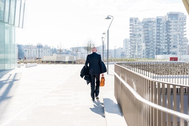 Homme d&#39;affaires caucasien moyen age