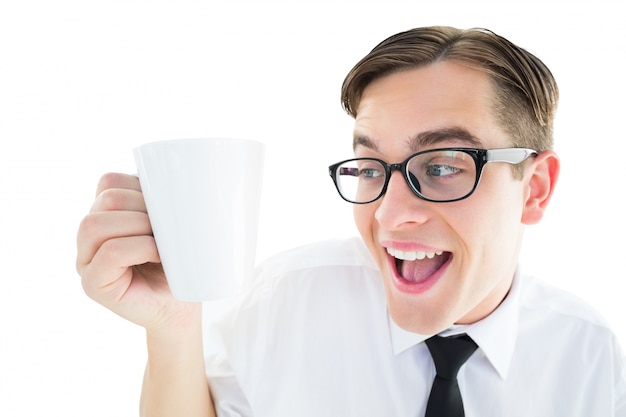 Homme d&#39;affaires geek tenant une tasse