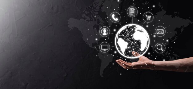 Homme d'affaires hiold, utiliser, appuyer sur l'icône infographique de la technologie communautaire numérique. Concept de haute technologie et de big data. Connexion globale.Internet des objets IoT . Réseau de communication d'informations sur les TIC .