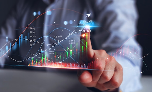 Homme d'affaires pointant la croissance du graphique de la flèche Investissement financier des entreprises Stratégie commerciale et marketing numérique