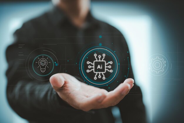 Homme d'affaires tenant une interface numérique d'IA avec une idée de puce intelligente et des icônes d'automatisation
