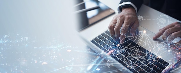 Un homme d'affaires utilisant une tablette numérique pour analyser les données de ventes et le graphique de croissance économique