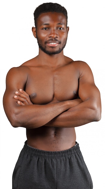 Homme africain musclé isolé sur blanc