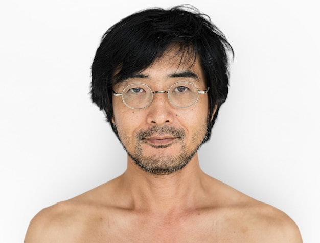 Homme asiatique, nu à la poitrine