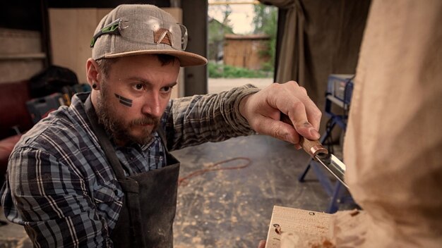 Photo l'homme au travail