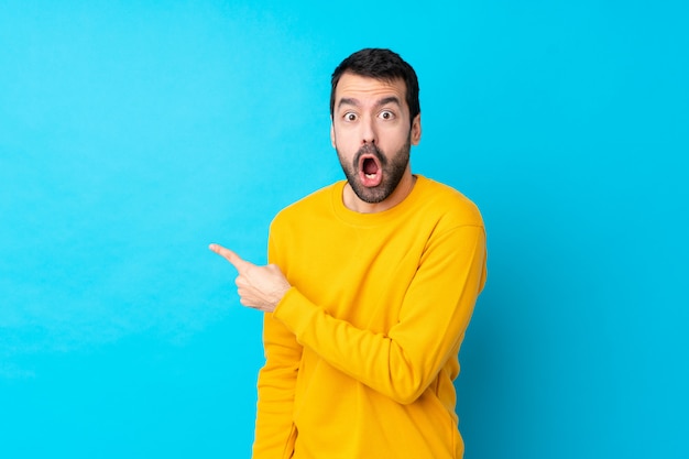 Homme à barbe